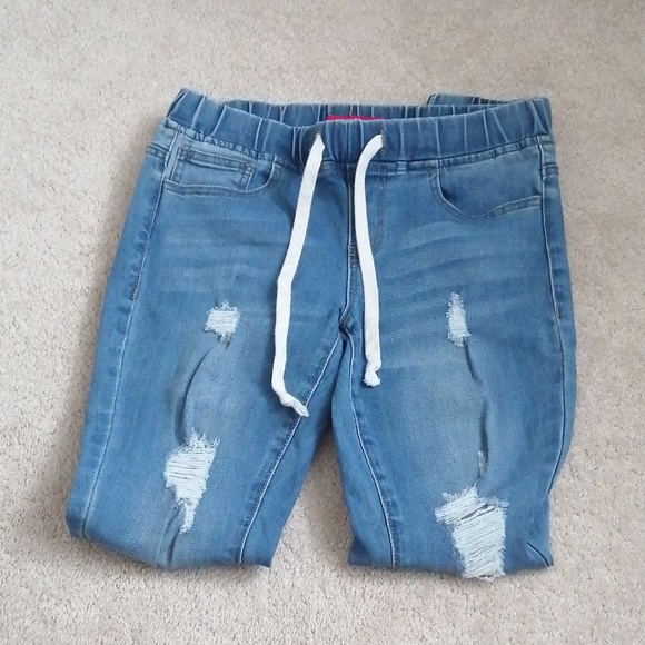 Guess Jeans - Picture 4 of 8